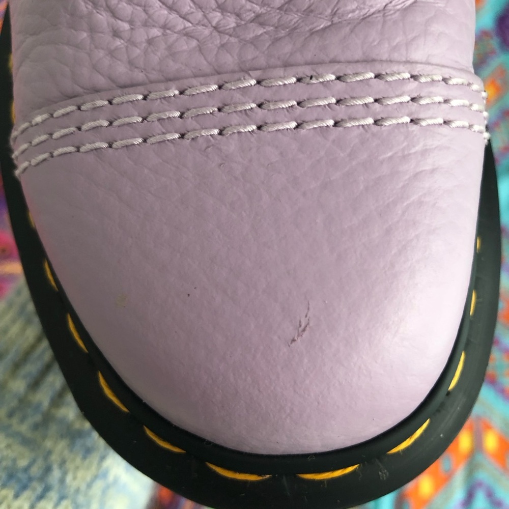 Dr. Martens - lilac Devon boots w flower buckle - Picture 4 of 9
